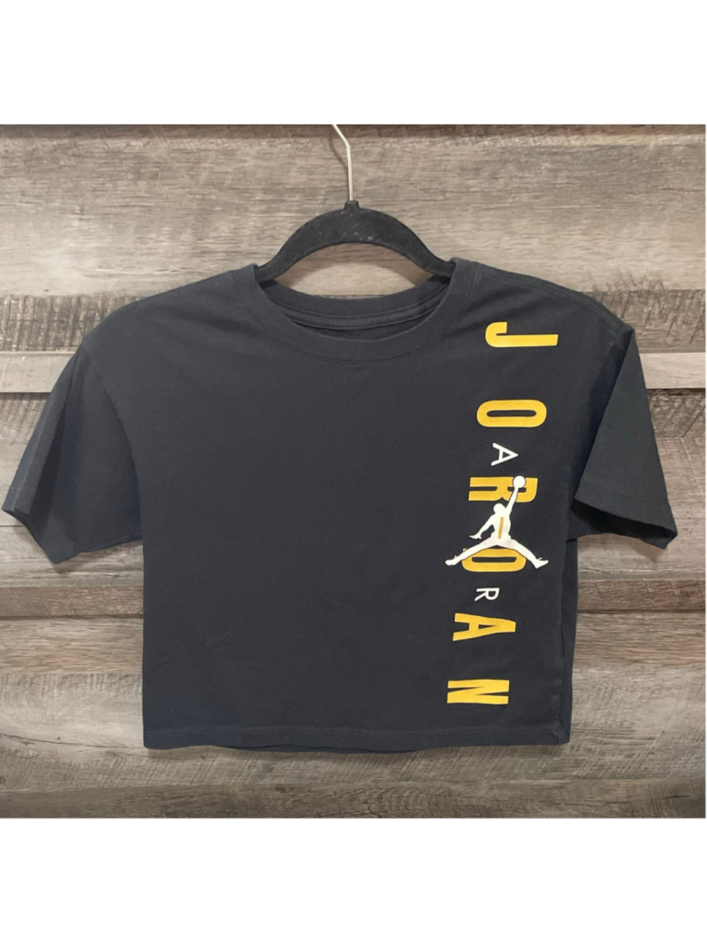 Nike Air Jordan Youth Cropped T-Shirt Black Yellow Logo Size Med 10-12 years